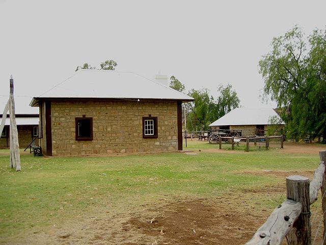 A 278 Alice Springs - Parc de la Station telegraphique.jpg